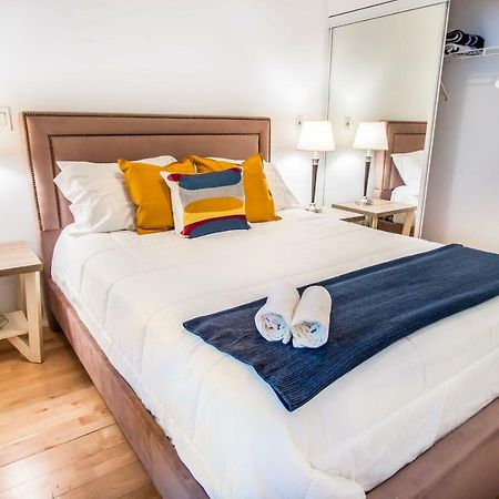 Micasa Suites - Stylish Condo In Maple Leaf Square Торонто Екстер'єр фото