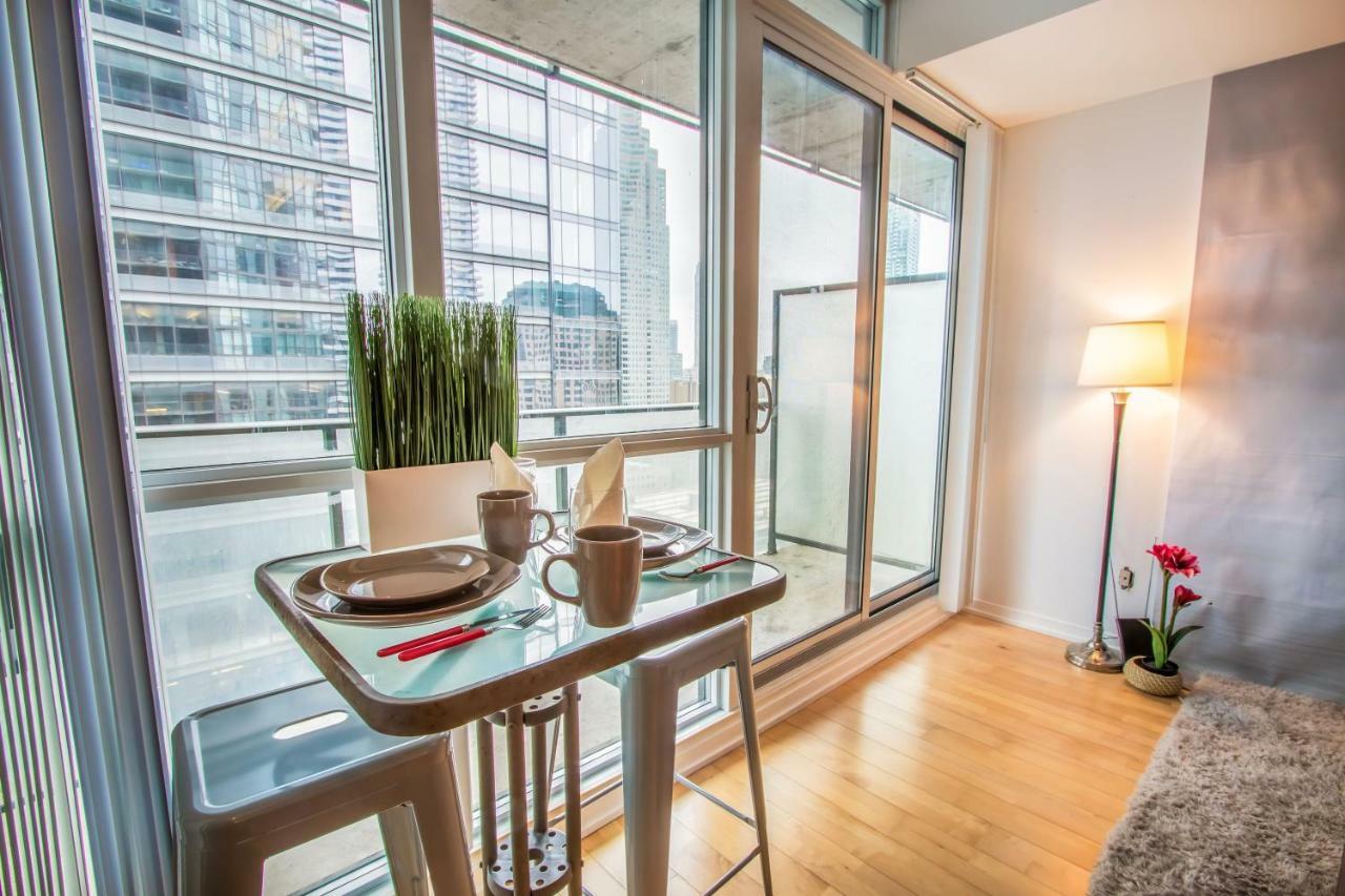 Micasa Suites - Stylish Condo In Maple Leaf Square Торонто Екстер'єр фото
