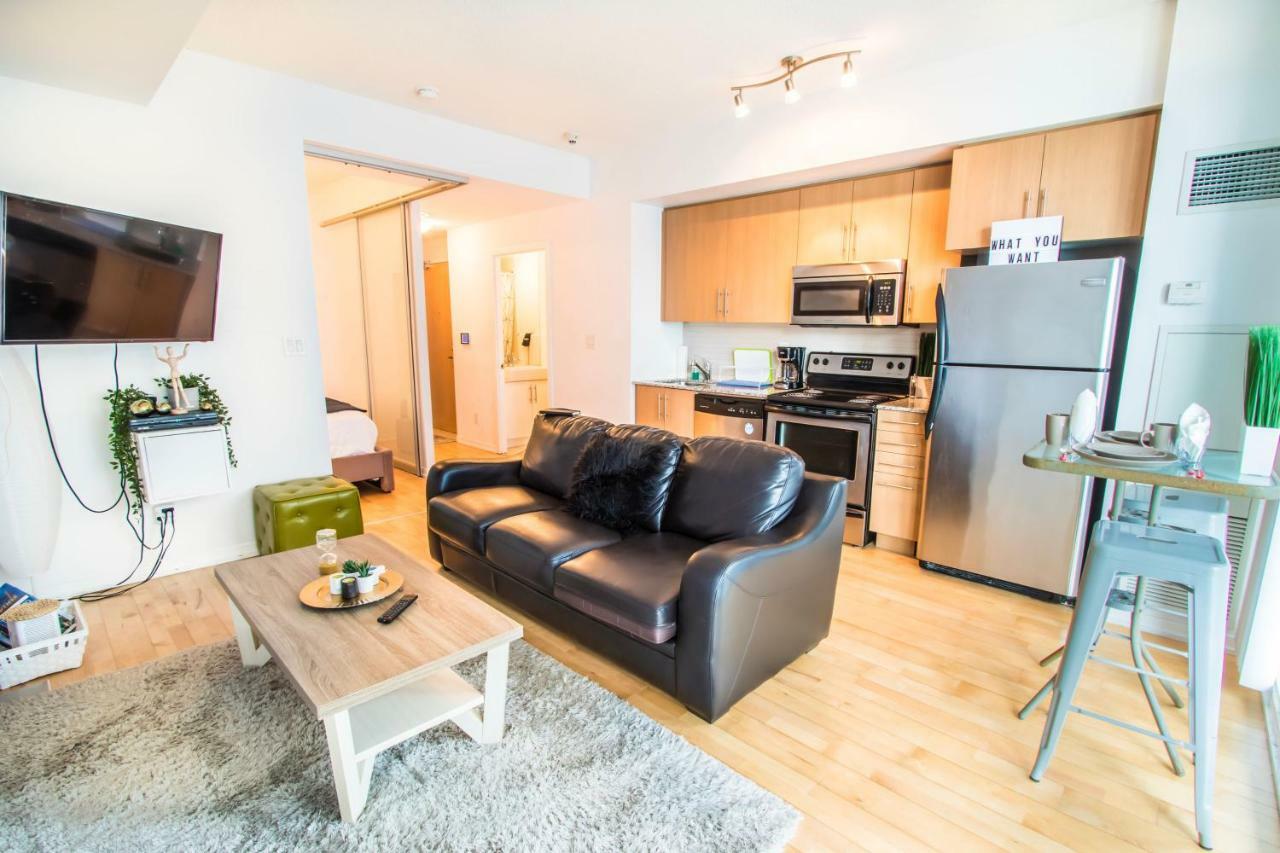 Micasa Suites - Stylish Condo In Maple Leaf Square Торонто Екстер'єр фото