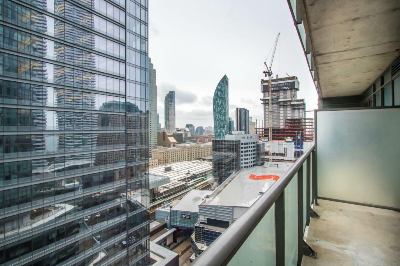 Micasa Suites - Stylish Condo In Maple Leaf Square Торонто Екстер'єр фото