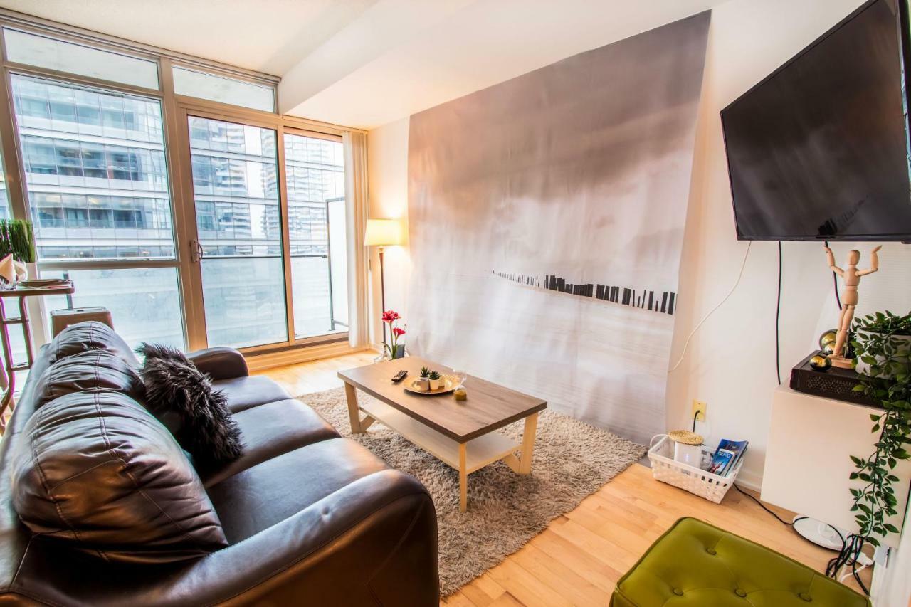 Micasa Suites - Stylish Condo In Maple Leaf Square Торонто Екстер'єр фото
